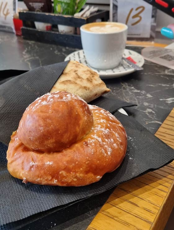 Bun and coffee in Rome